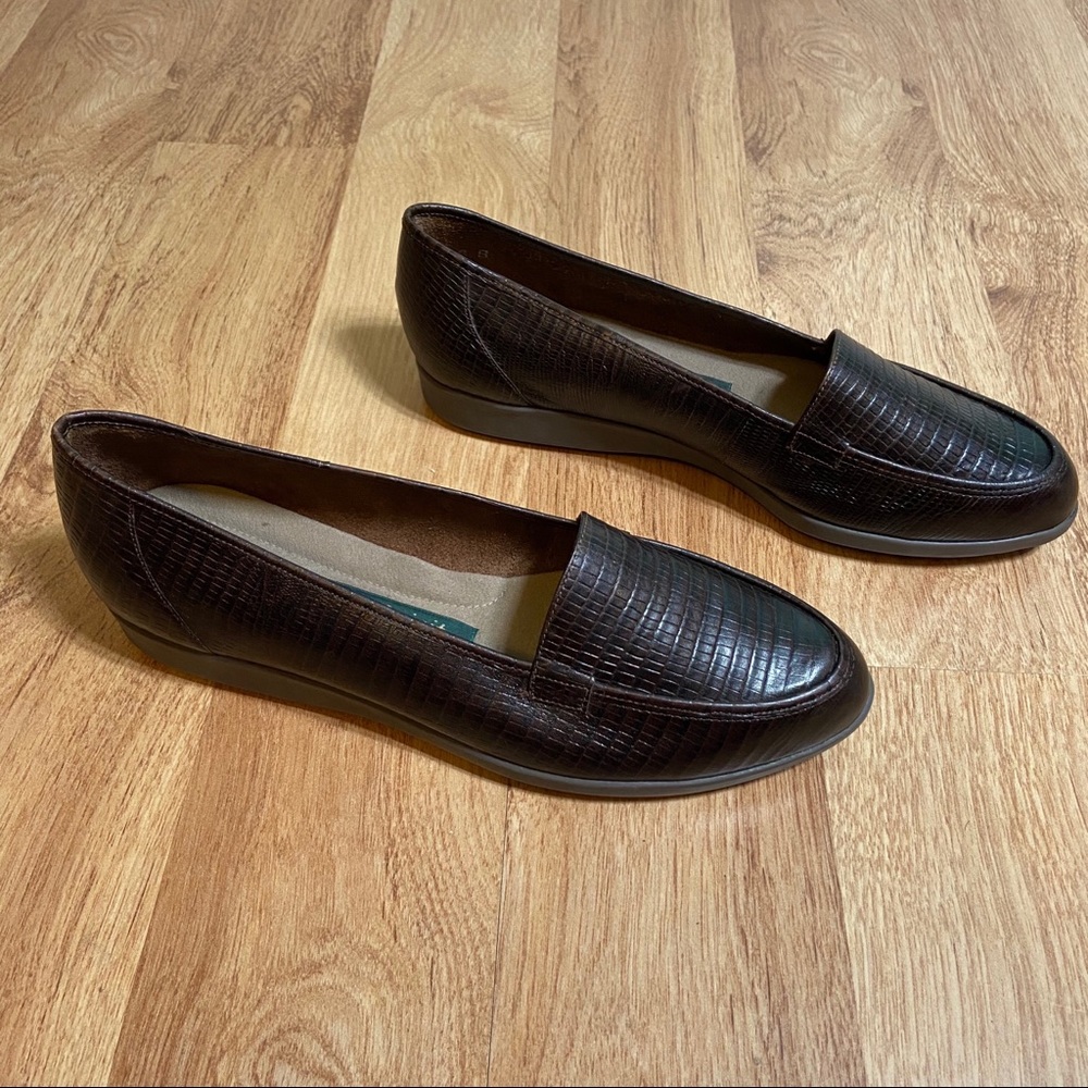 Easy Spirit women’s flats size 8